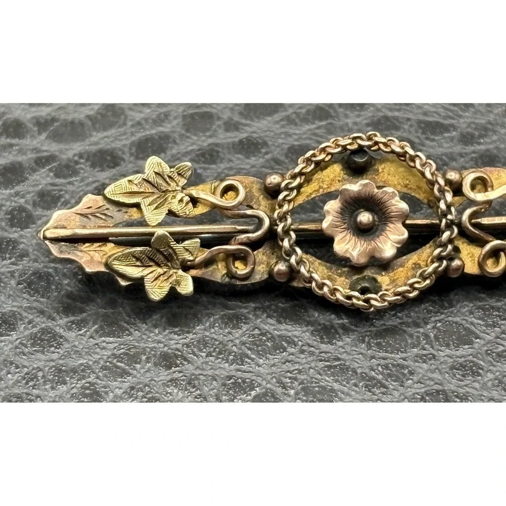 Victorian Vintage 10K Yellow And Rose Gold Ornate Floral Ivy Etruscan Brooch Pin